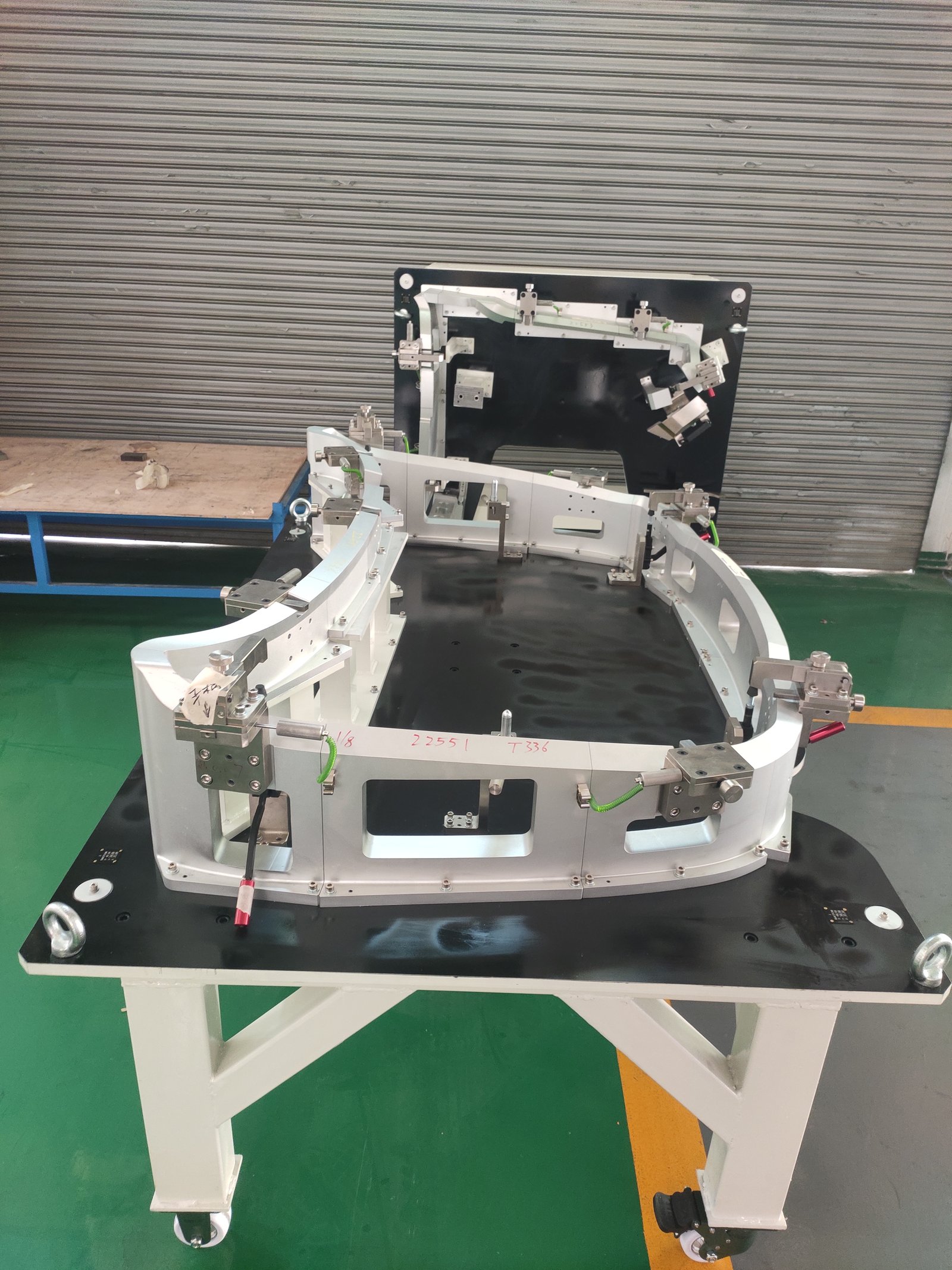 Hood:Bonnet Control Fixture